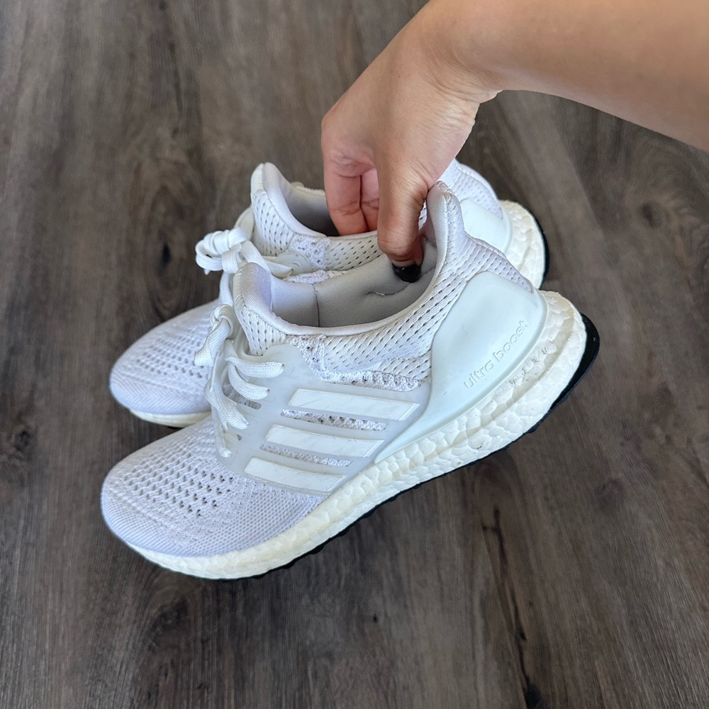 ADIDAS Ultraboost Shoes in White US 6.5 - Picture 2 of 10